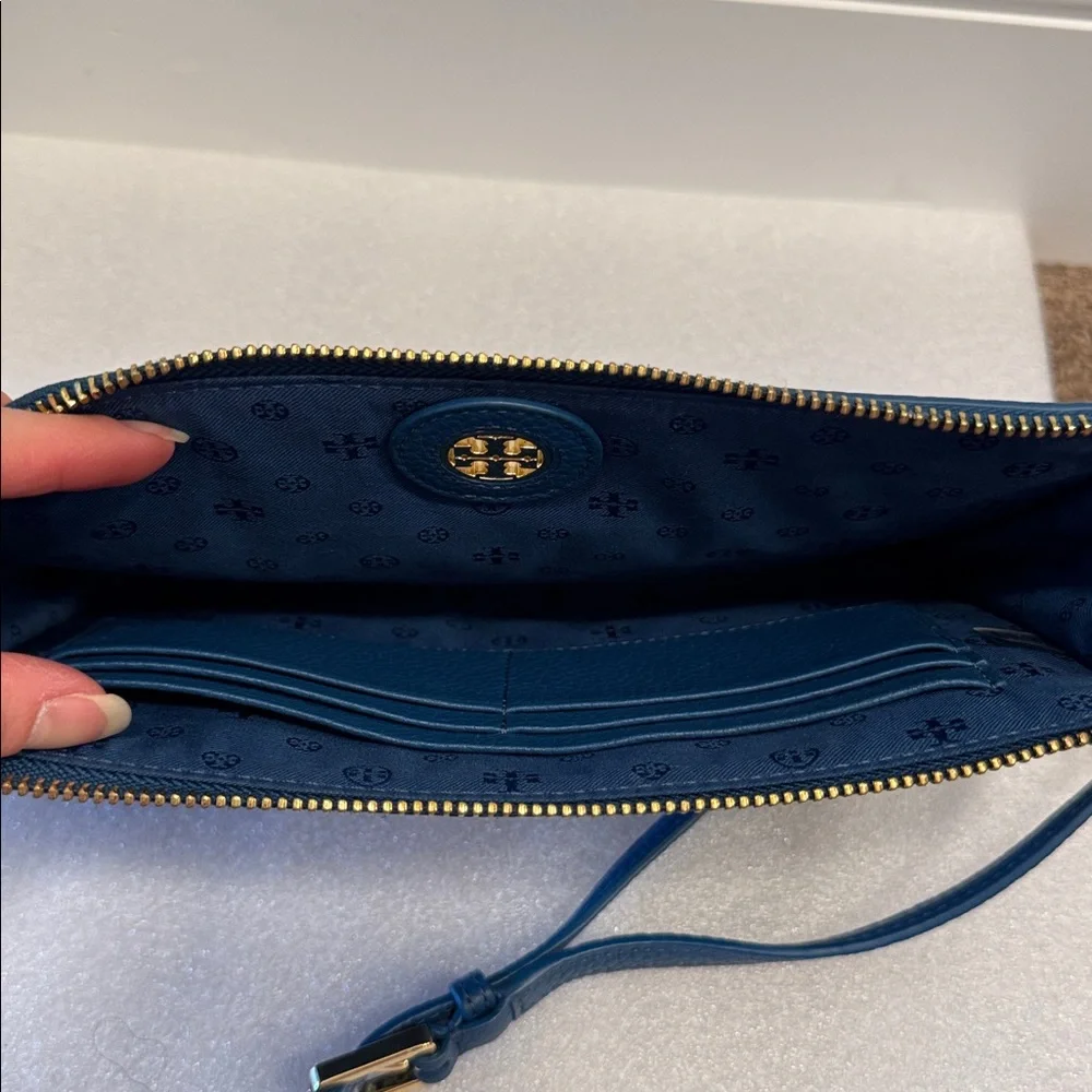 Tory Burch Royal Blue pebbled leather Crossbody Bag - Picture 7 of 7